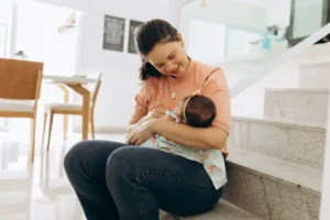 I Found a Newborn in My Ex-Wife’s Home on Christmas Eve, Then the Truth Came Knocking